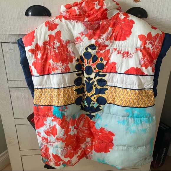 NWT FP Movement In A Bubble Printed Puffer Vest. - Picture 4 of 7